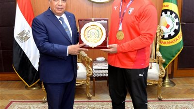 الدقهلية تكرم عبد اللطيف منيع لحصوله على الميدالية الذهبية ببطولة أفريقيا للمصارعة 