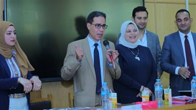 إعلام بني سويف تناقش مشروعات تخرج قسم الصحافة 