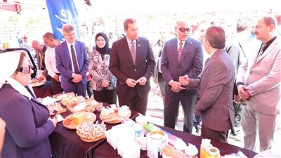 وزير العمل يختتم جولته في دمياط بتفقد معرض منتجات بأسعار مخفضة للمواطنين