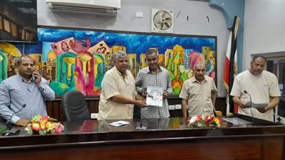 محلية قوص بقنا: تسليم نموذج 8 تصالح نهائي لـ 23 مواطن