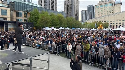 حمادة هلال يشعل أجواء تورنتو بحضور جماهيري فاق 30 ألف متفرج (صور)