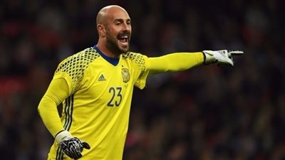 نجم أسبانيا وبرشلونة وبايرن ميونخ السابق يعلن اعتزاله 