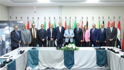 رئيس الأكاديمية العربية يستقبل سفير جمهورية لاتفيا في القاهرة بفرع العلمين