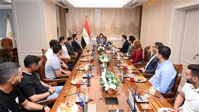 وزير الرياضة يستقبل بعثة العائدين من ليبيا بالعاصمة الإدارية