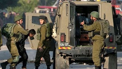 الاحتلال يعتقل 20 فلسطينيا على الأقل من الضّفة الغربية 