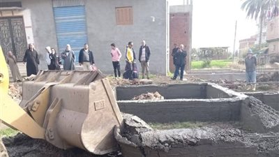 إزالة قواعد خرسانية مخالفة وحالتين تعدٍ على أملاك الدولة بمركز المحمودية