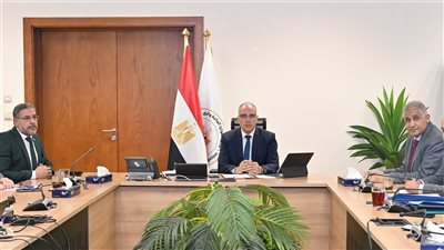 وزير الري يتابع إجراءات تحسين منظومة توزيع المياه والاعتماد على الذكاء الإصطناعى