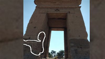 سرقة أحجار بوابة أم الحلق وحقنها بالطوب والأسمنت!!