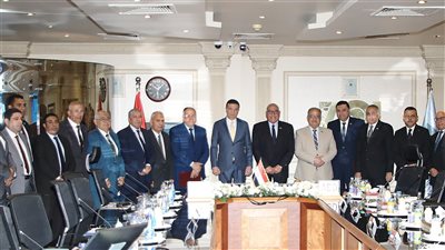 وزير الزراعة ورئيس الهيئة العربية للتصنيع يشهدان توقيع عقد اتفاق لإنتاج السماد العضوي 