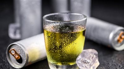 شلل بالعصب السابع.. تفاصيل وتحذيرات قوية من مشروبات الطاقة