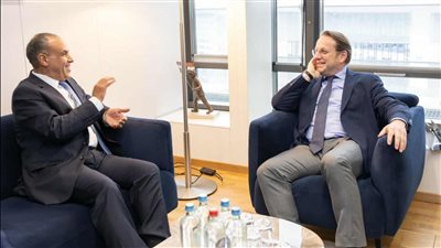 وزير الخارجية يلتقى مع المفوض الأوروبي للصحة