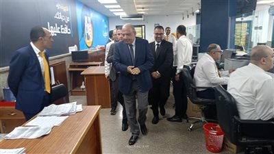 عصمت يتفقد شركة شمال القاهرة لتوزيع الكهرباء 