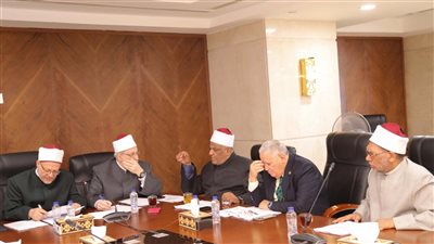لجنة البحوث الفقهية تعقد اجتماعها الشهري وتناقش مجموعة من القضايا المهمة
