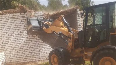 إزالة 35 حالة تعدٍ على الأراضي الزراعية بالفيوم 