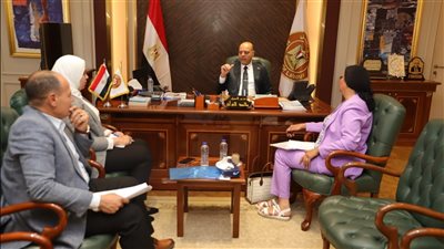 وزير العمل يلتقى النائبة نشوى الديب