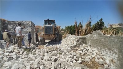 إيقاف أعمال بناء وإزالات فورية لعقارات مخالفة بالبحيرة