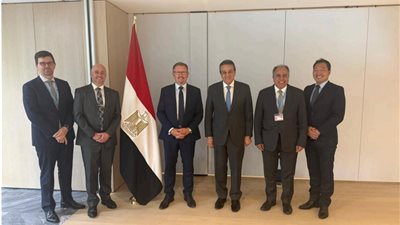 وزير الصحة يلتقي مدير شركة GE للرعاية الصحية لتعزيز التعاون في التصنيع المحلي