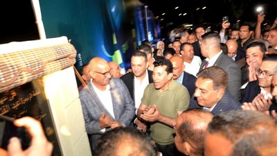 محافظ الدقهليه ووزير الشباب بضعان حجر الأثاث لفرع نادي جزيره الورد بالمنصورة 