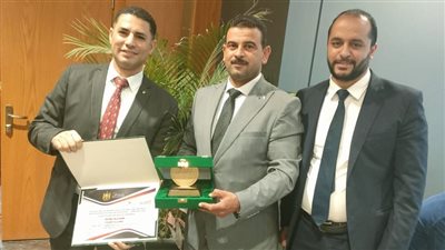 مكتب بريد بنها الرئيسي يحصد جائزة التميز الحكومي 
