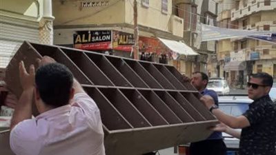 إزالة 174 إشغال طريق وصيانة كشافات الإنارة بدمنهور