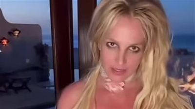 بريتني سبيرز تثير الجدل مجددًا: هددت بإسقاط طائرة خاصة