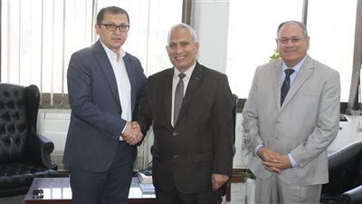 رئيس البحوث الزراعية يلتقي السفير الأوزبكستاني بالقاهرة