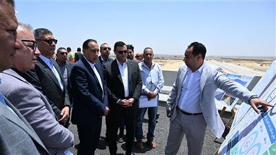 رئيس الوزراء يتابع موقف المشروعات الجارية بمنطقة الحزام الأخضر بأكتوبر