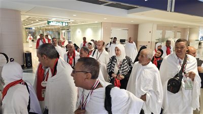 وزارة التضامن الاجتماعي تواصل تفويج حجاج الجمعيات الأهلية إلى الأراضي المقدسة