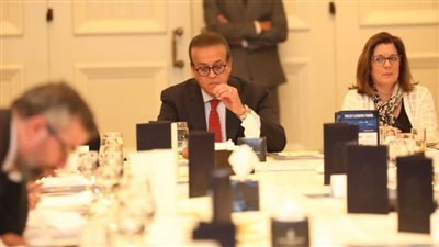 بحضور رئيس مجلس الوزراء.. عبدالغفار يستعرض الفرص الاستثمارية للقطاع الصحي 