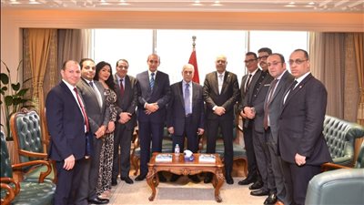 وزير العمل يوقع بروتوكول مع 