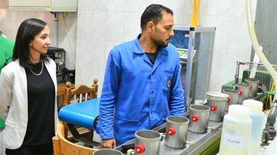 محافظ البحيرة تتفقد مصنع السكر بالنوبارية