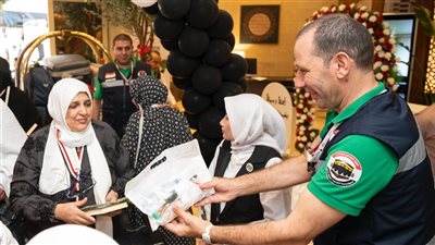 وزيرة التضامن تتابع عمليات تفويج حجاج الجمعيات الأهلية للأراضي المقدسة