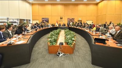 وزير الإسكان يعقد اجتماعه الدوري مع أعضاء البرلمان بمجلسيه النواب والشيوخ