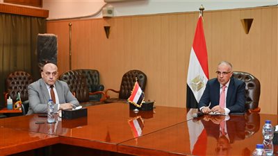 وزير الري يبحث مستجدات إنشاء 