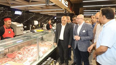 استعداداً لعيد الأضحى.. محافظ بني سويف يتابع توافر أسعار السلع الأساسية بالأسواق