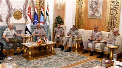 الفريق أحمد خليفة يناقش دعم العلاقات العسكرية مع رئيس هيئة الأركان الإيطالية