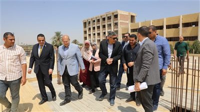 محافظ الجيزة يتابع معدلات تنفيذ مبنى مجلس مدينة العياط الجديد