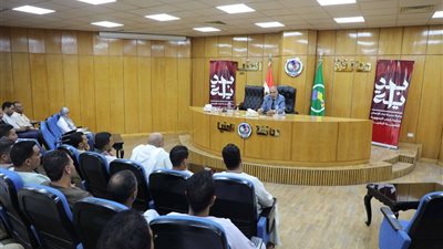 محافظ المنيا يستمع لمطالب تجار سوق ماقوسة الحضري 