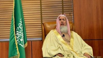 مفتي السعودية  يوصي الحجاج بإخلاص الحج لله واتباع سُنَّة نبيه