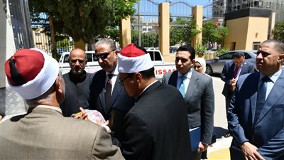 محافظ الفيوم يشهد تسليم دفعة من صكوك الإطعام للأسر الأولى بالرعاية ‎