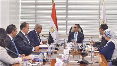 وزير الاستثمار يلتقي ممثلي تحالف صناعي دولي لبحث فرص التعاون في التكنولوجيا البيئية ومعالجة المياه 