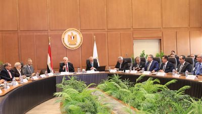 رئيس جامعة المنصورة الأهلية يشارك في اجتماع مجلس الجامعات