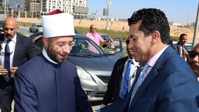 لتعزيز تمكين الشباب وفقا لتوجيهات القيادة السياسية: وزيرا الشباب والأوقاف يلتقيان أعضاء اتحاد بشبابها
