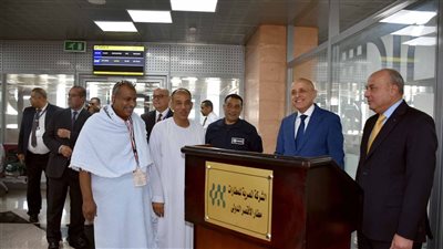 محافظ الأقصر يودع حجاج الفوج الخامس لقرعة وزارة التضامن الاجتماعي