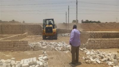 قنا تواصل إزالة التعديات على الأراضي الزراعية وأملاك الدولة