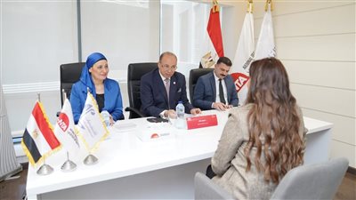 رئيس جامعة المنصورة يُشارك في اختبارات 