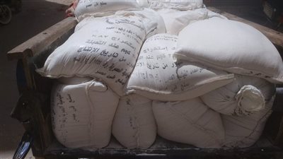 ضبط 1700 كيلو قمح محلي وخليط أعلاف بالفيوم 