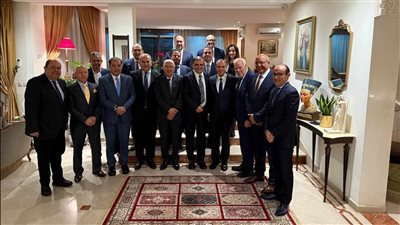وزير الخارجية يلتقي مع مجموعة من كبار رجال الأعمال ورؤساء البنوك المغربية