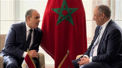 وزير الخارجية يلتقي مع وزير الصناعة والتجارة المغربي في الرباط