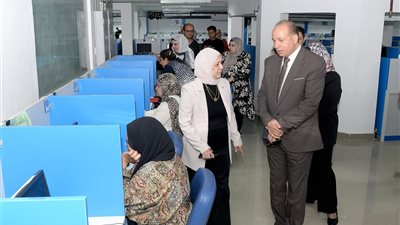 رئيس جامعة المنصورة يُواصل جولاته لتفقُّد سير الامتحانات 